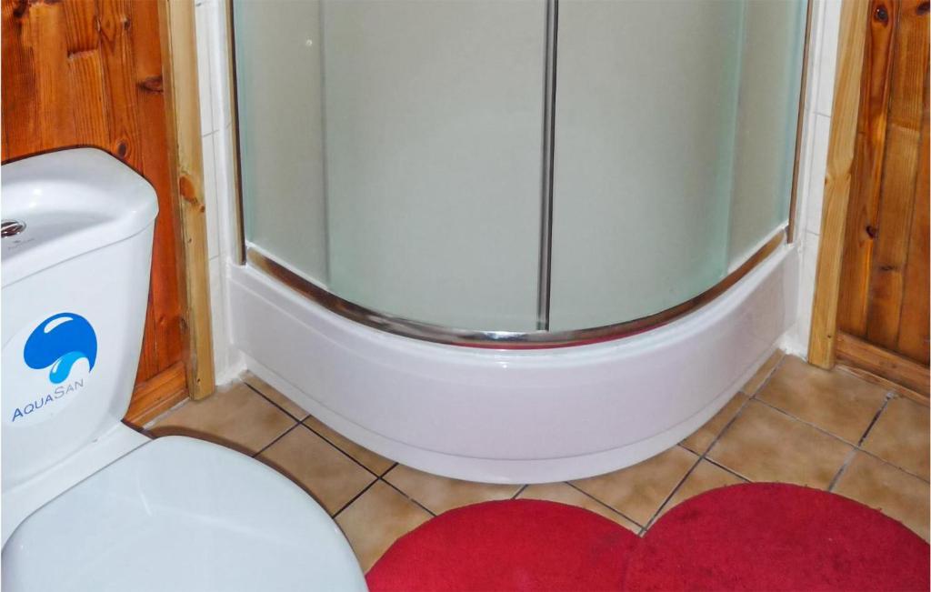 Kúpeľňa v ubytovaní Holiday Home Mragowo Czerwonki