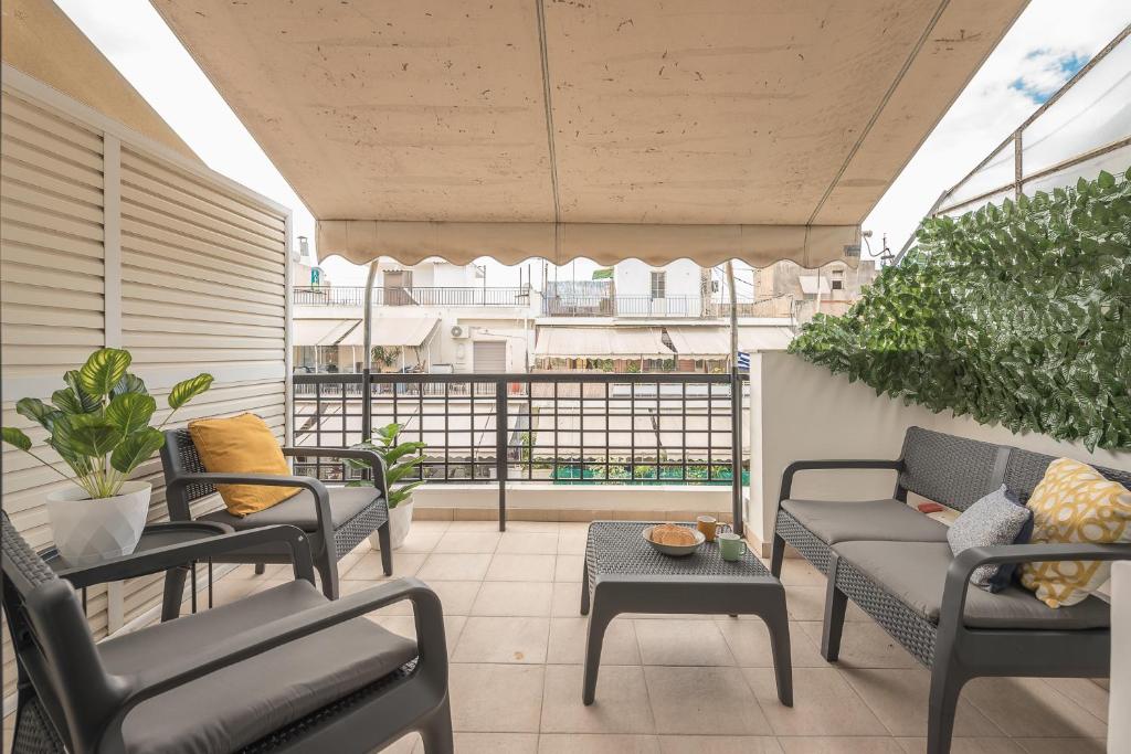 Zdjęcie z galerii obiektu Live As A Greek in Athena apartment w Atenach