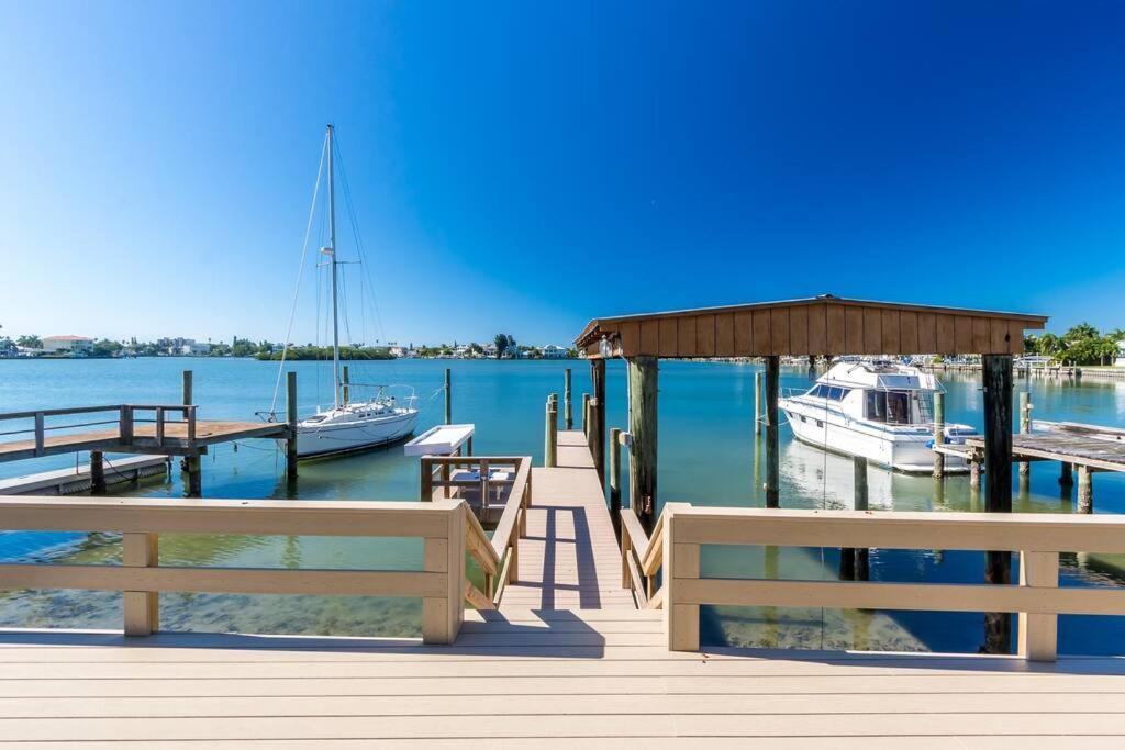Mynd úr myndasafni af Amazing water front view home newly renovated 3BD 2BTH á Clearwater Beach