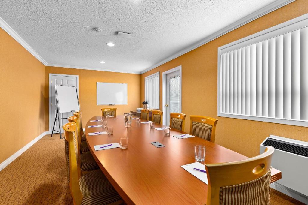 Konferenční prostory v ubytování Coast Fraser Inn