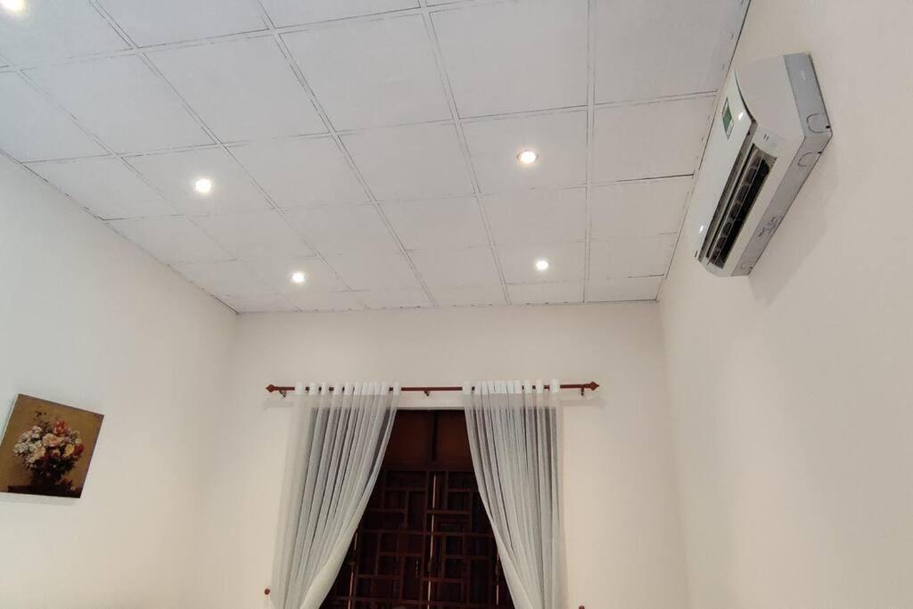 TV a/nebo společenská místnost v ubytování Banyan Villa Nha Trang