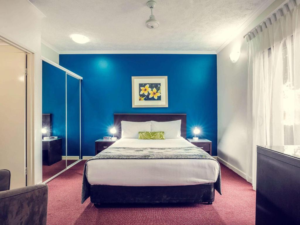 Postel nebo postele na pokoji v ubytování Mercure Darwin Airport Resort