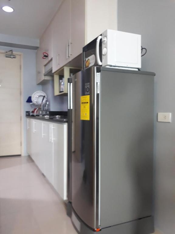 Staycation Infront of Moa Sea Residences Tower A 1139 - One-Bedroom Apartment
