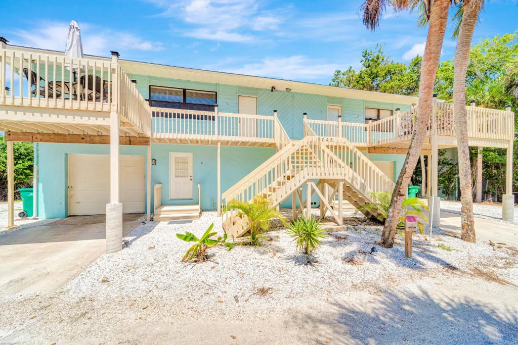 Blissful Beach Retreat A, Englewood (updated prices 2024)