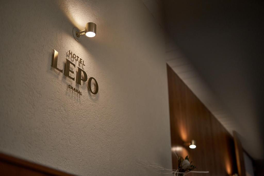 Certifikát, hodnocení, plakát nebo jiný dokument vystavený v ubytování Hotel Lepo Chahal