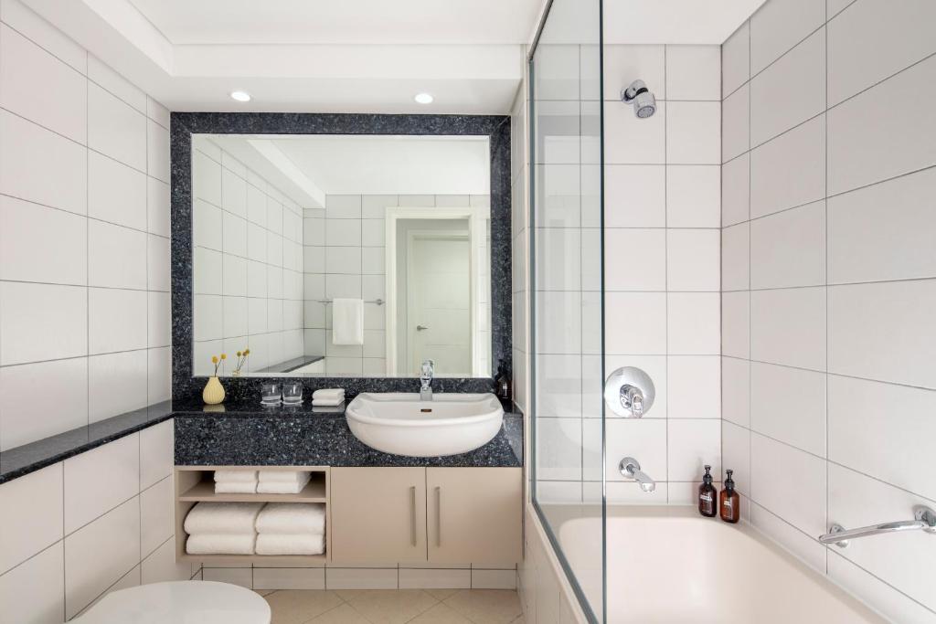 Staybridge Suites Dubai Financial Centre by IHG - Resim 35