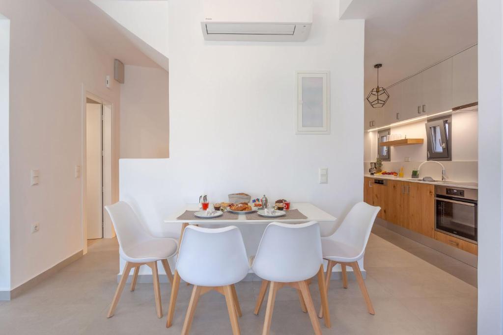 Zdjęcie z galerii obiektu Villa Nesea Elounda With Private Pool - Happy Rentals w Elundzie