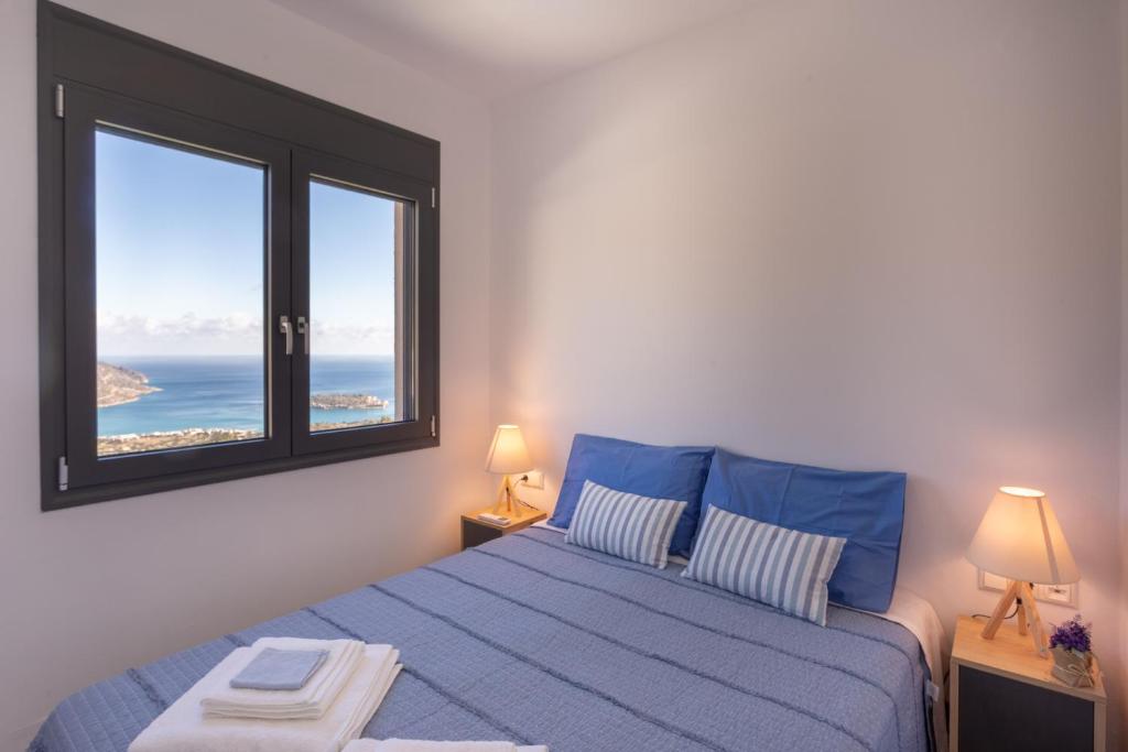 Zdjęcie z galerii obiektu Villa Nesea Elounda With Private Pool - Happy Rentals w Elundzie