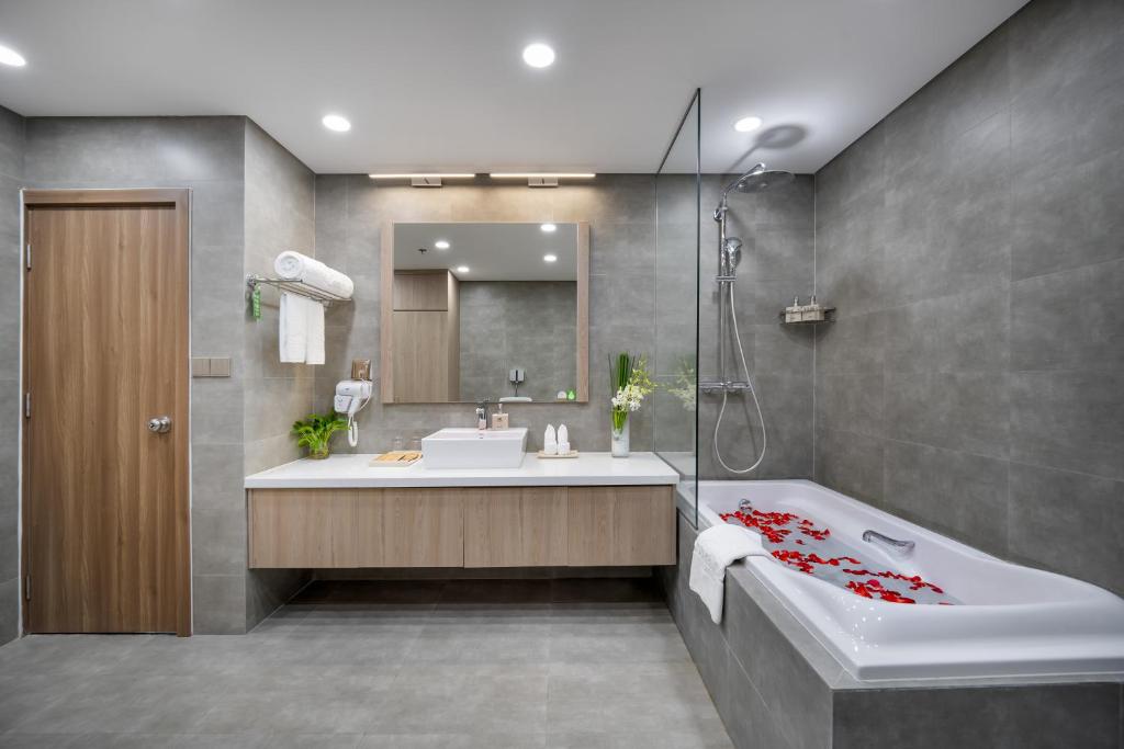 Koupelna v ubytování Nguyen Gia Hotel