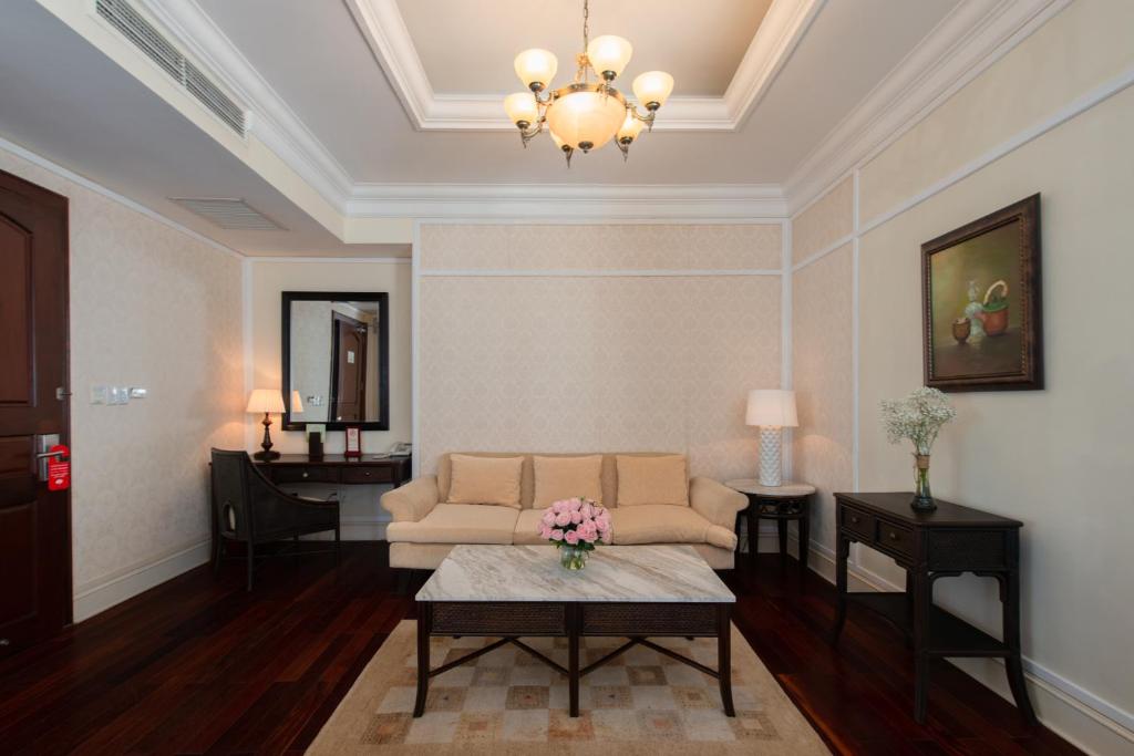 Executive Suite Ocean View + Inclusive One-Time Afternoon Tea per room