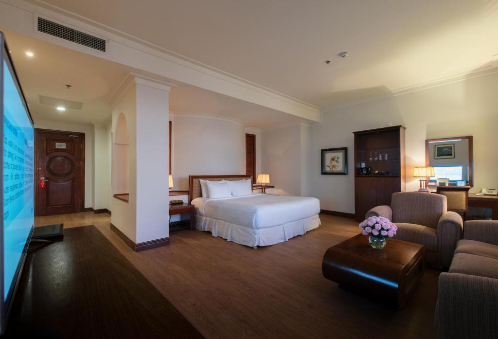 Premium Deluxe King with Ocean View  + Inclusive One-Time Afternoon Tea per room