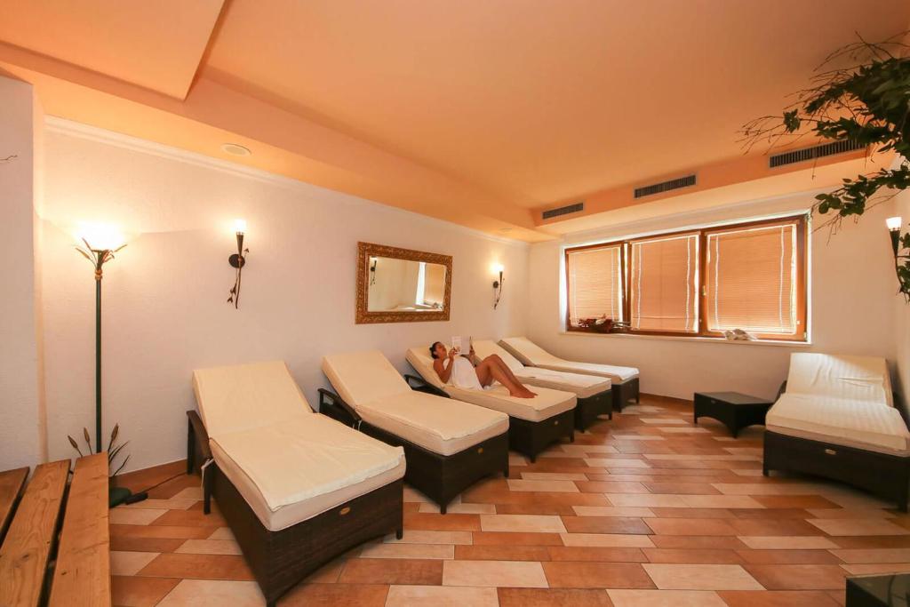 Posedenie v ubytovaní Hotel Dax