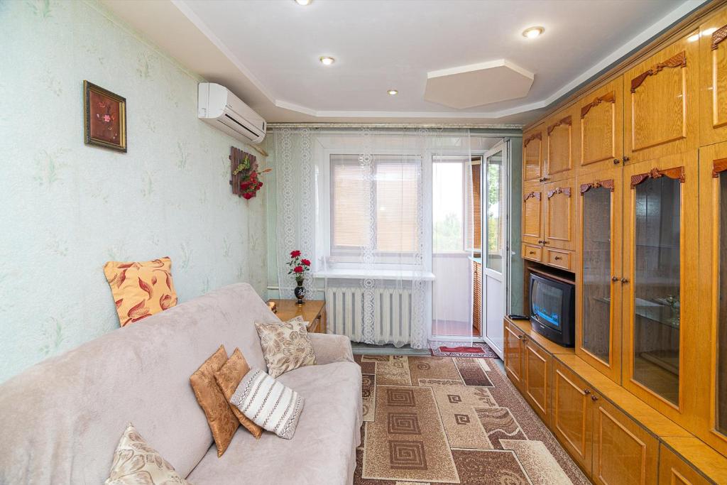 Ruang duduk di Comfortable apartments on Hrushevskogo street near 16 city hospital