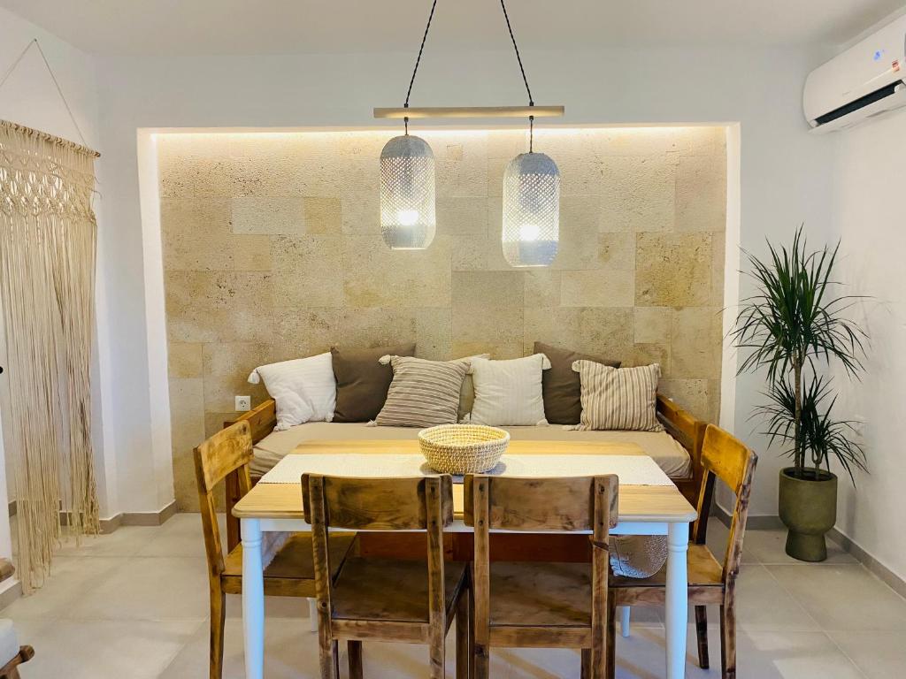 A seating area at Nonna Cannella