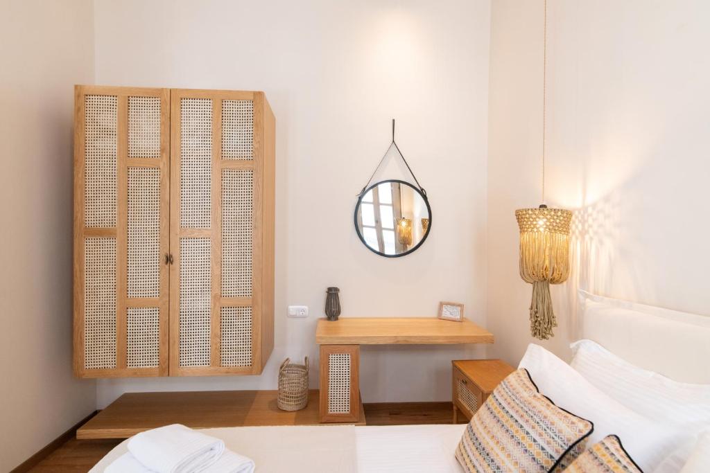 Posteľ alebo postele v izbe v ubytovaní 4TWaves Downtown House - Entire central apartment