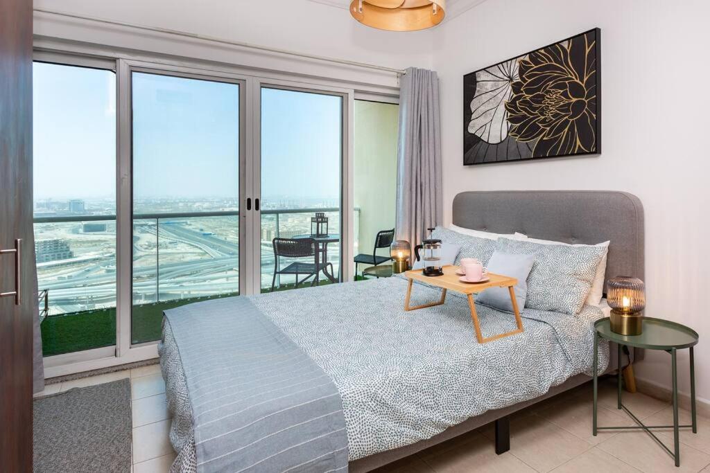 Lake view JLT Lovely apartment in Dubai (VAE Dubai)