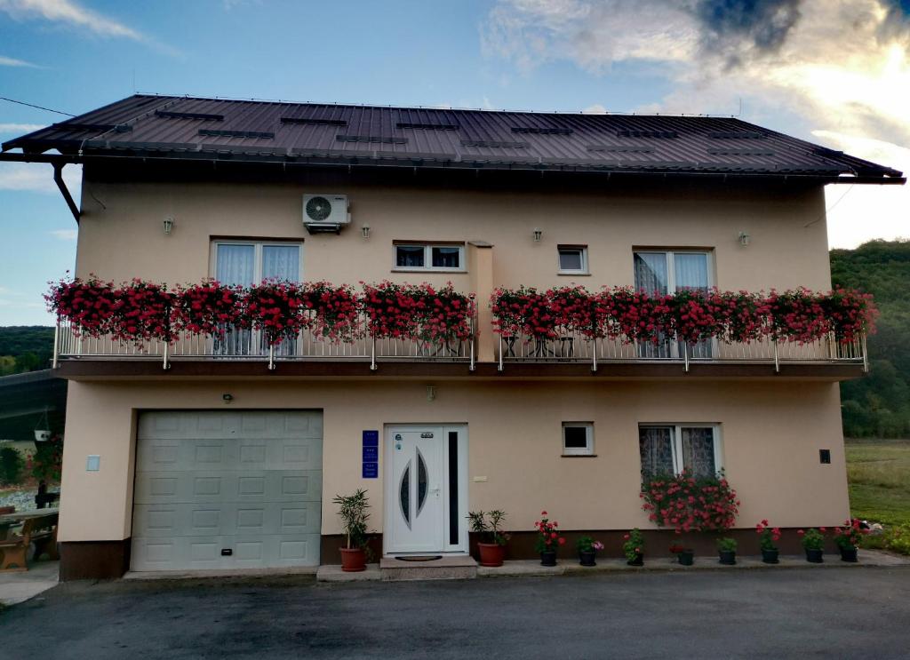 Budova, v ktorej sa apartmán nachádza
