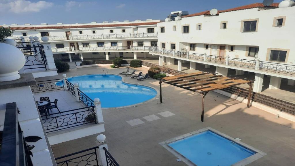 Paramount Gardens Resorts C202
