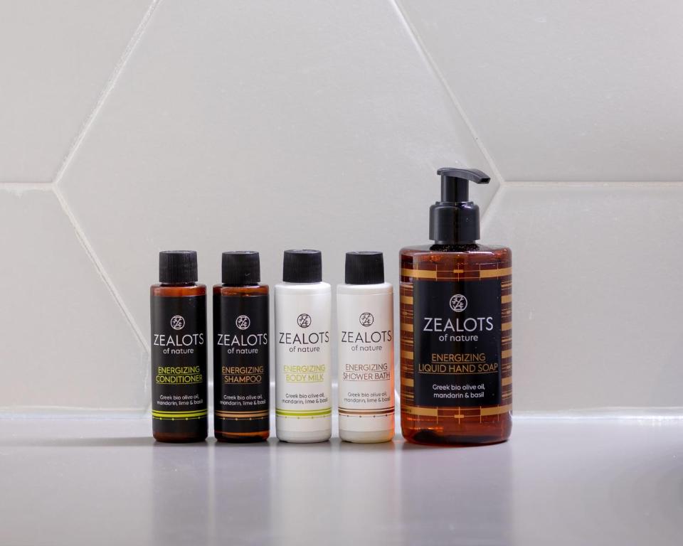 The Beehive Apartments - 13