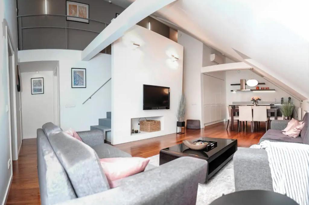 Et opholdsområde på #stayhere - Spacious Luxury Town Hall 3BDR Apartment