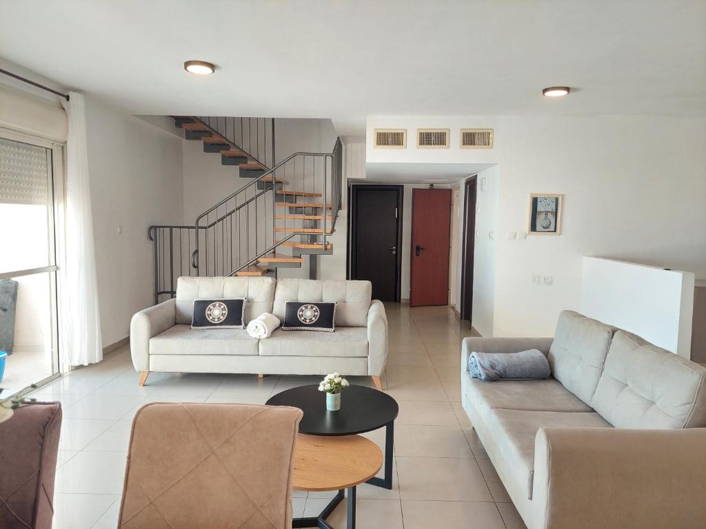Haatsmaout Duplex city center apartment Ashdod, Ashdod (updated prices 2024)