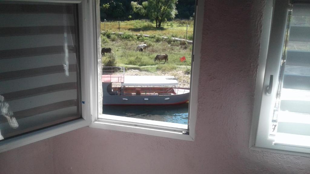 Fotografie z fotogalerie ubytování Holiday home v destinaci Rijeka Crnojevića