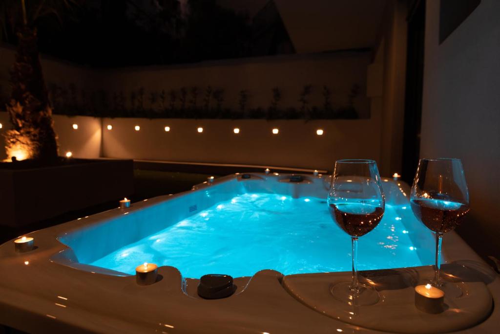 
Suite with Private Garden and Jacuzzi
