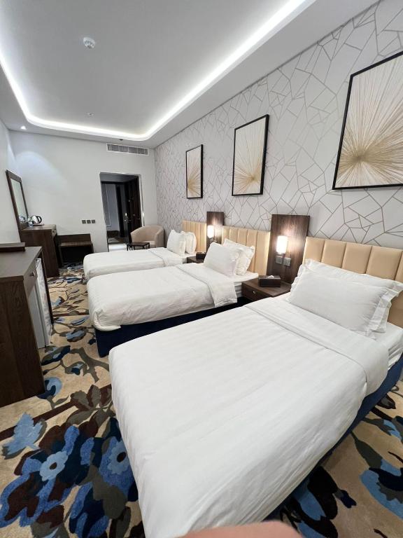 فندق التلال الخضراء - Triple Room With City View