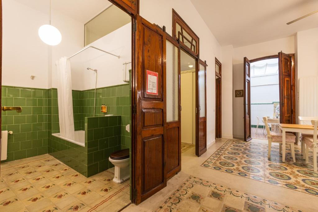FLORIT FLATS - Traditional House in El Cabanyal, Valencia ...