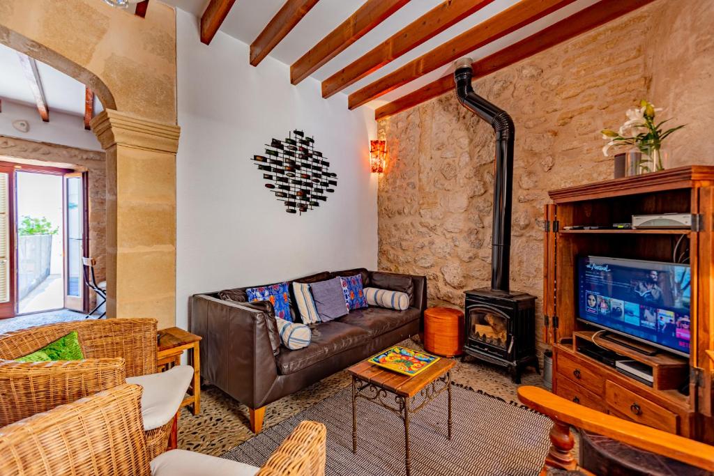 Fotografie z fotogalerie ubytování Albuqassim a modern townhouse in Pollensa, with heated pool v destinaci Pollença