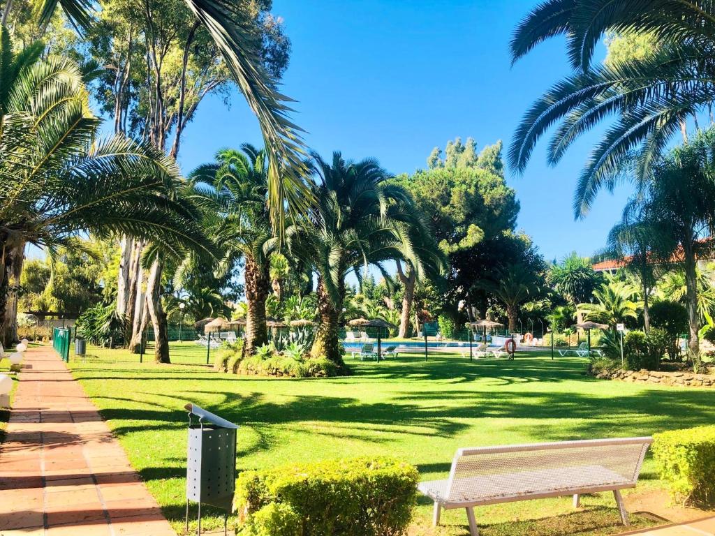 Vonkajšia záhrada v ubytovaní PUERTO BANUS Apartamento PICASSO