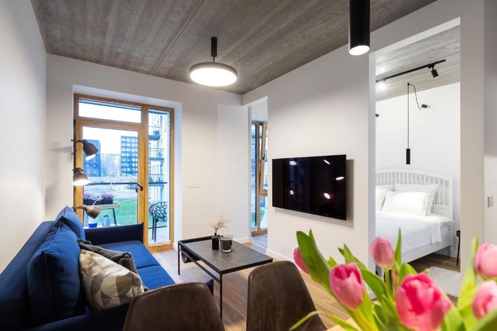 Ruang duduk di City Center Sanctuary Modern Studio with Electric Car-Friendly Features in Vilnius