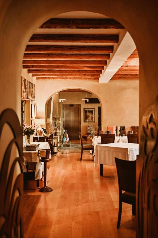 Posedenie v ubytovaní Heritage Hotel Kukuriku