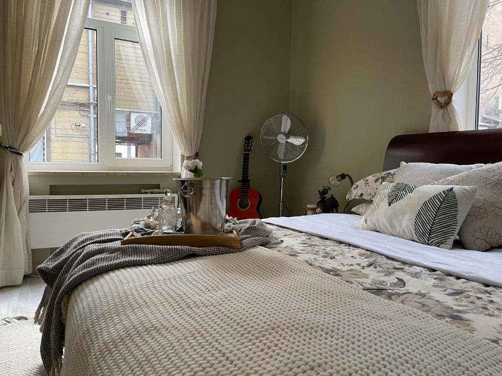 Exquisite 1Br Apts in City Center w Parking - One-Bedroom Apartment