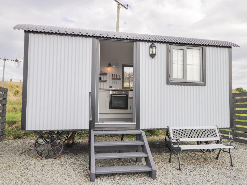 Fotografie z fotogalerie ubytování Shepherds Hut v destinaci Lonmore