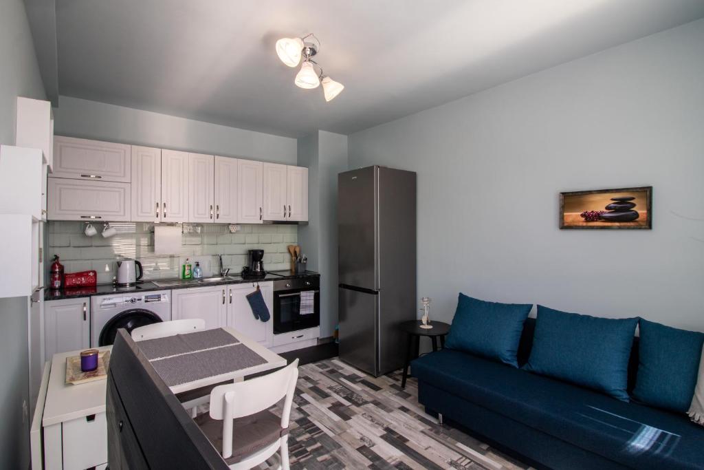 A kitchen or kitchenette at Mountain View Apartment 1 + Parking