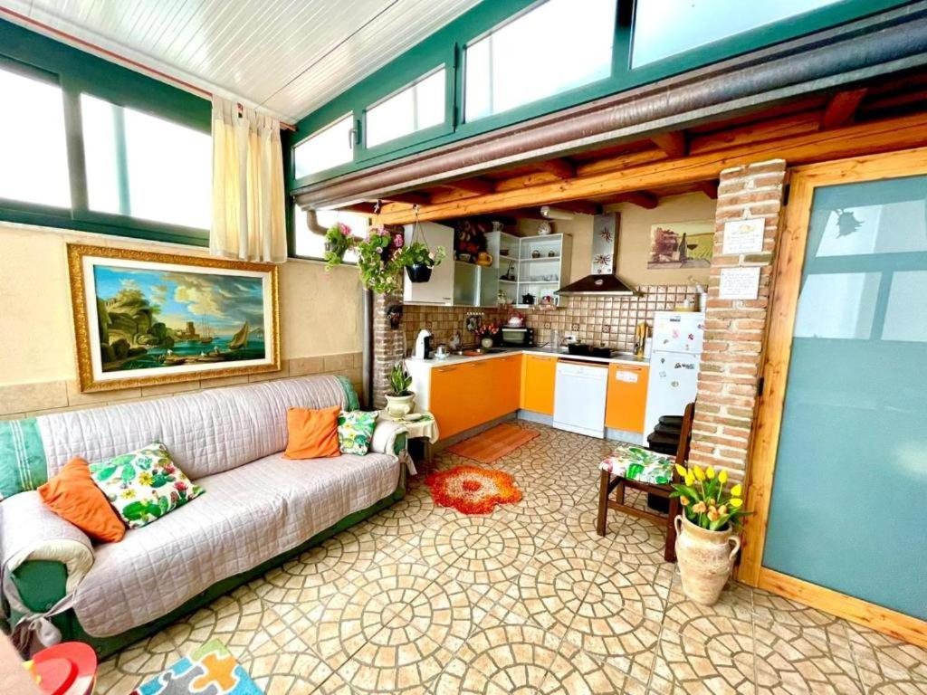 Kuchnia lub aneks kuchenny w obiekcie Nice Sicily Little family home