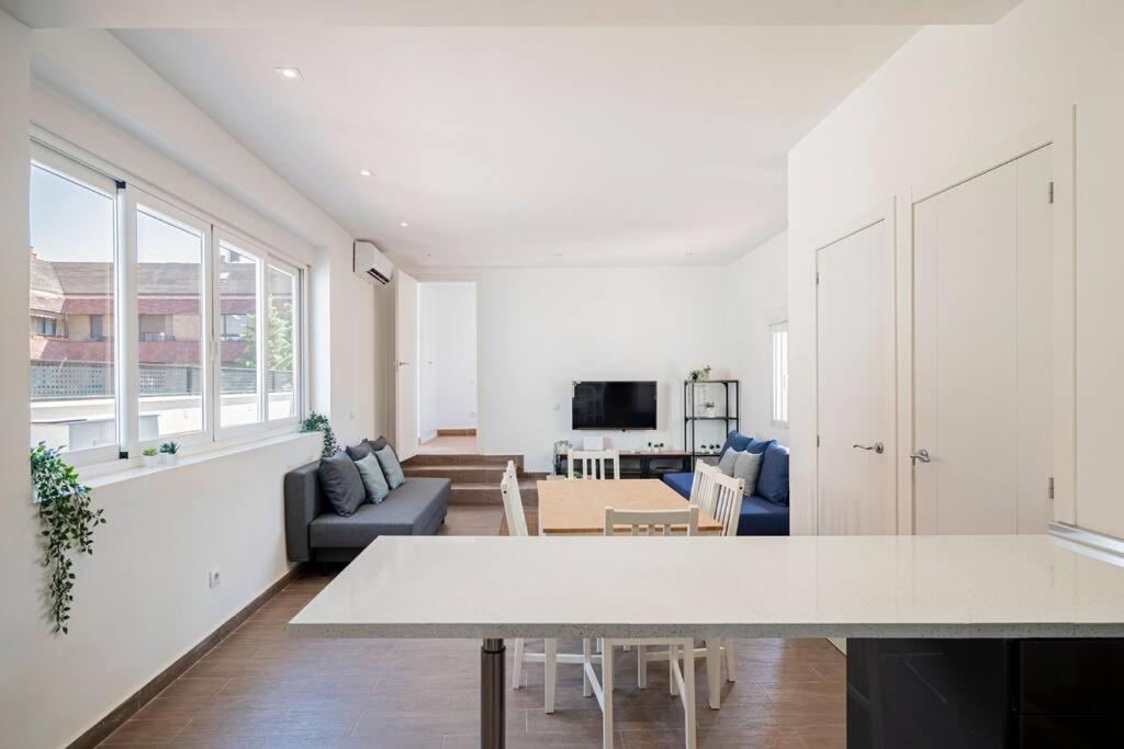 TV/trung tâm giải trí tại Espectacular Ático en Arturo Soria