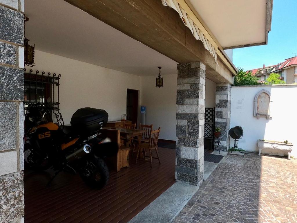 Fotografie z fotogalerie ubytování Bella Vita Guesthouse -parcheggio privato interno v destinaci Arona