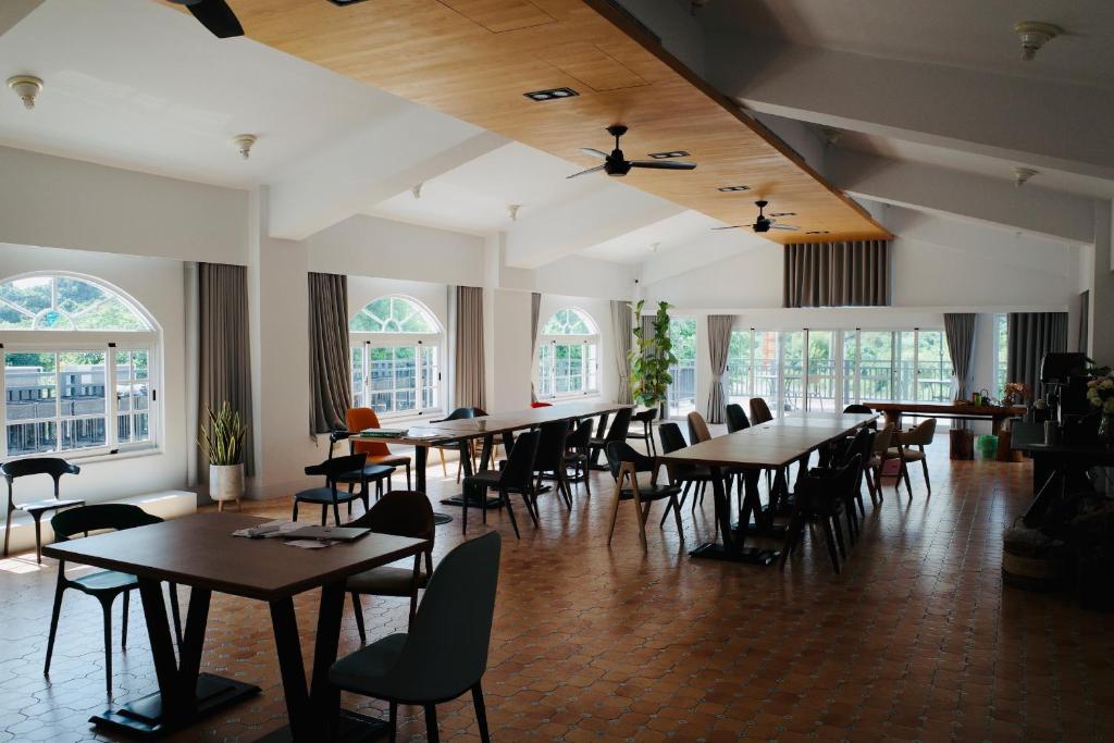 Restaurace v ubytování 瓦樣山巷台南玉井農莊露營戶外婚禮