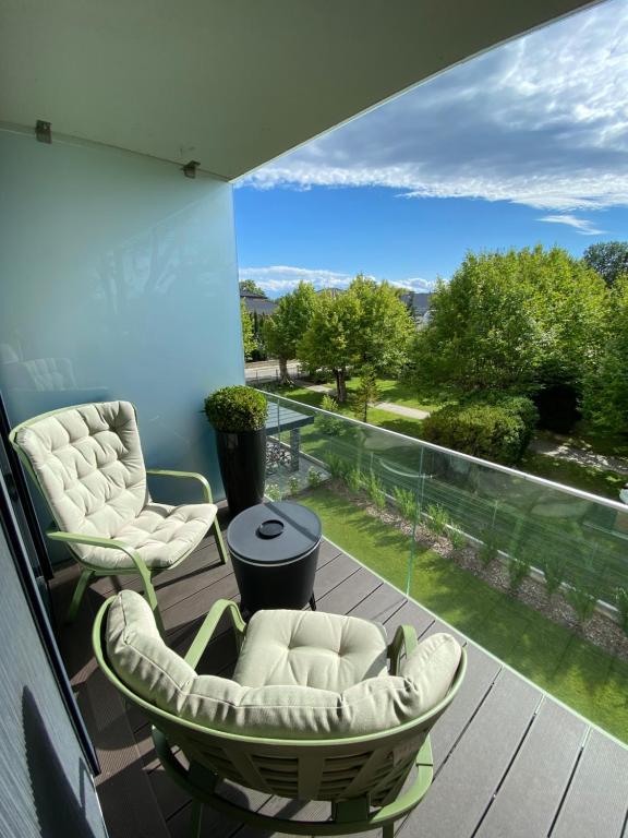 Posedenie v ubytovaní Clyde-Premium Lelle Waterfront Private Apartment