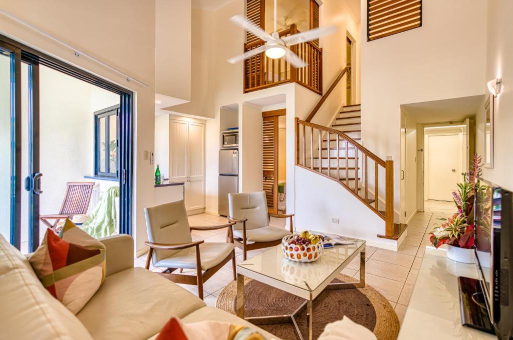 Posezení v ubytování Freestyle Resort Port Douglas