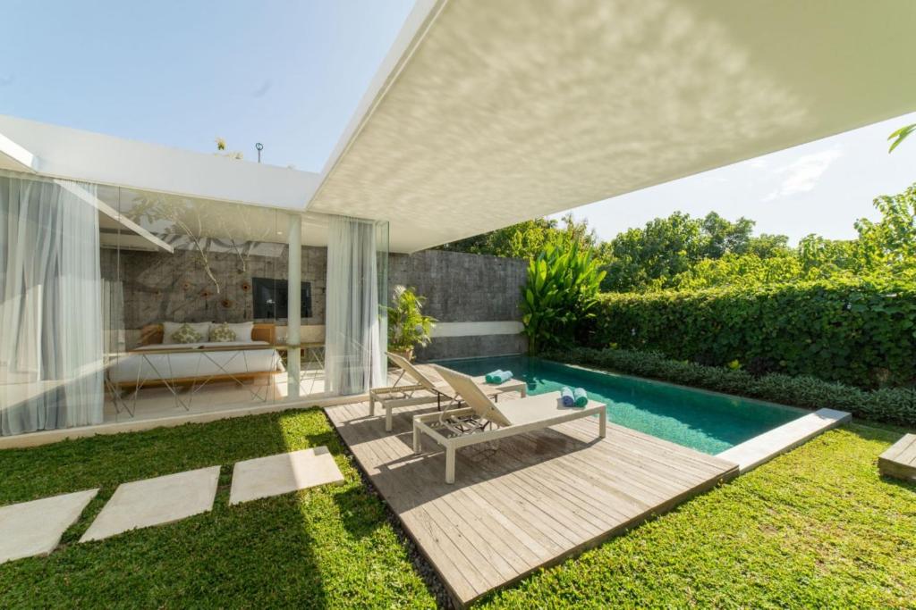 Bazén v ubytování Hideaway Villas Bali Uluwatu by Kanaan Hospitality nebo v jeho okolí