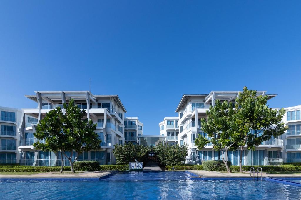 Bazén v ubytování Oceanfront Condominium - Nilaveli nebo v jeho okolí
