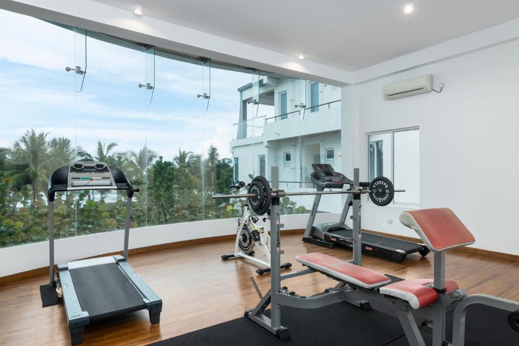 Fitness centrum a/nebo fitness zařízení v ubytování Oceanfront Condominium - Nilaveli