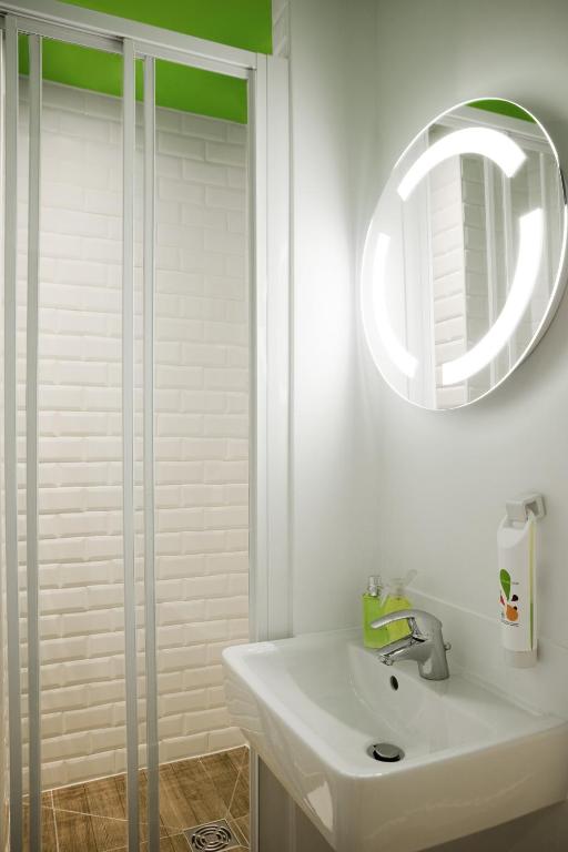 ibis Styles Paris Buttes Chaumont - Resim 3