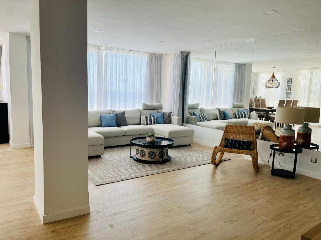 Posezení v ubytování Luxury Sunset Ocean View