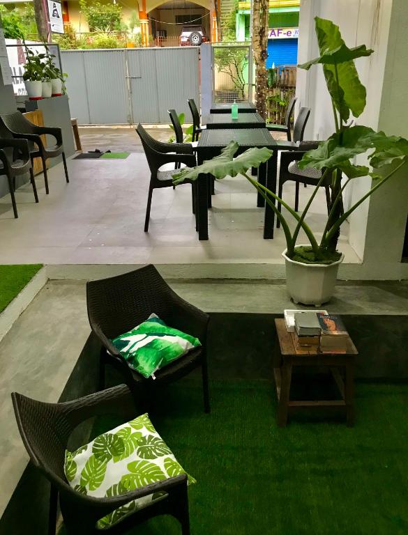 Avisala Hostel Coron 2