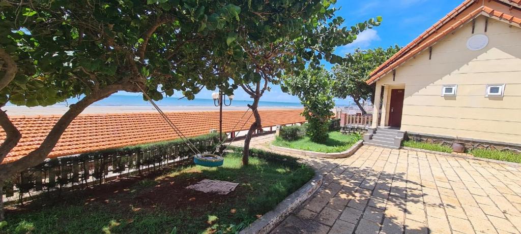 Hai Duong Intourco Resort, Vung Tau - 豪华别墅，阳台和海景