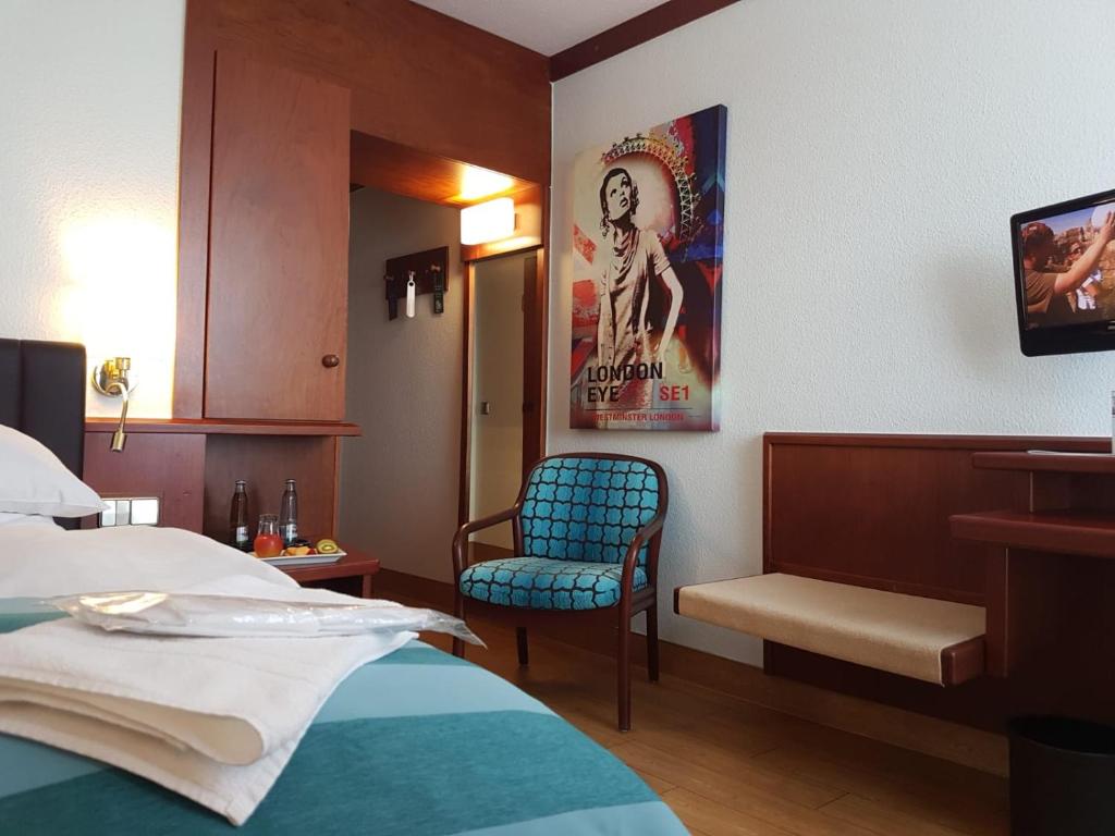 Postel nebo postele na pokoji v ubytování Leine Hotel